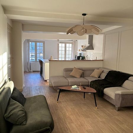 Spacieux Appartement Au Coeur Du Centre Historique De Dinan Exterior foto